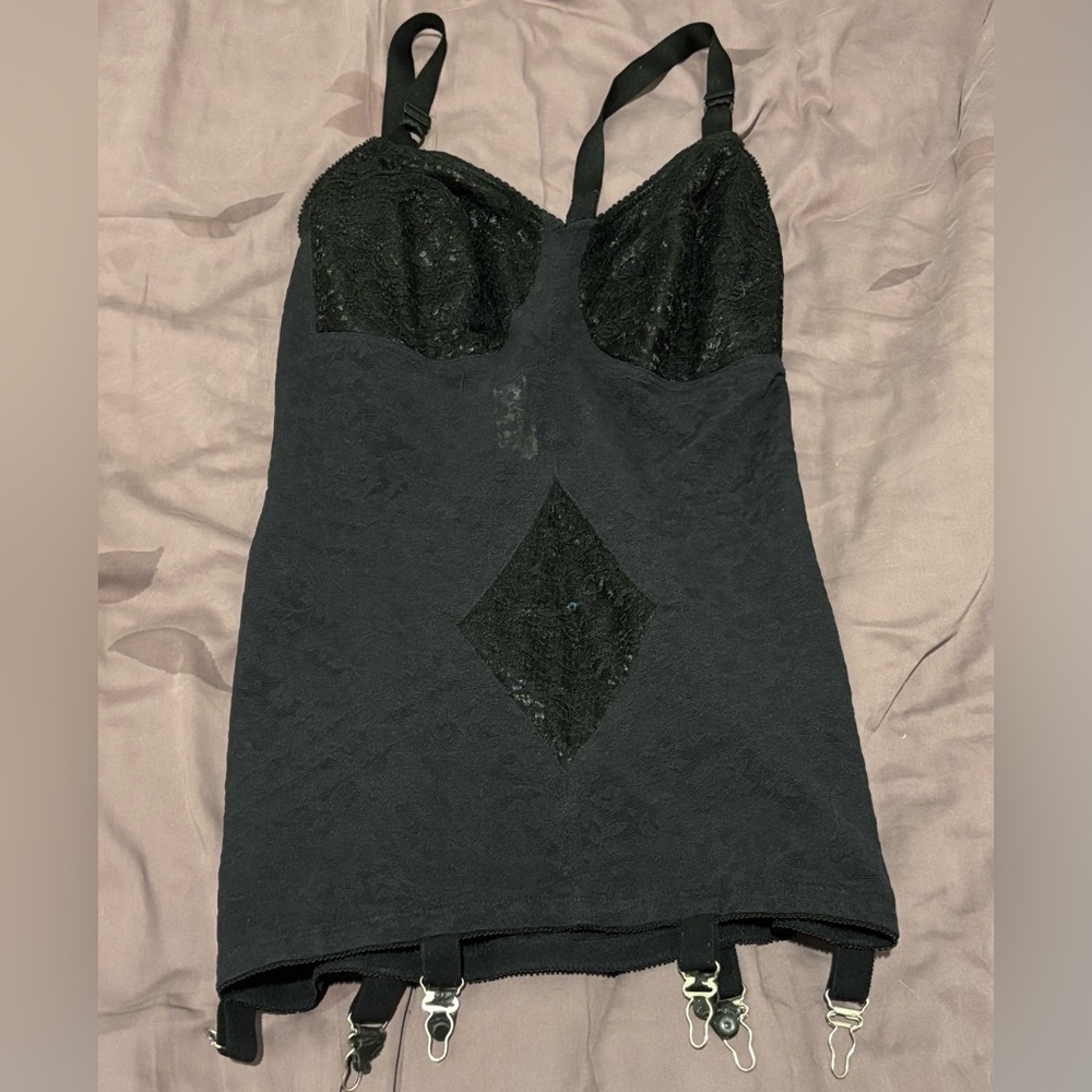 Rago Style 9357 – Extra-Firm Open Bottom Body Shaper - 38D